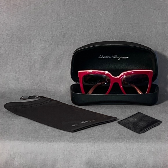Salvatore Ferragamo Sunglasses - Picture 8 of 10